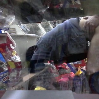 Порно насилуют японку вибратором