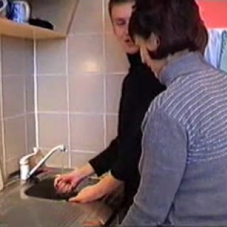 Порно короткое видео онлайн бесплатно мама учит