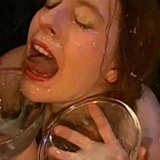 Порно зрелые сидя на лице бесплатно